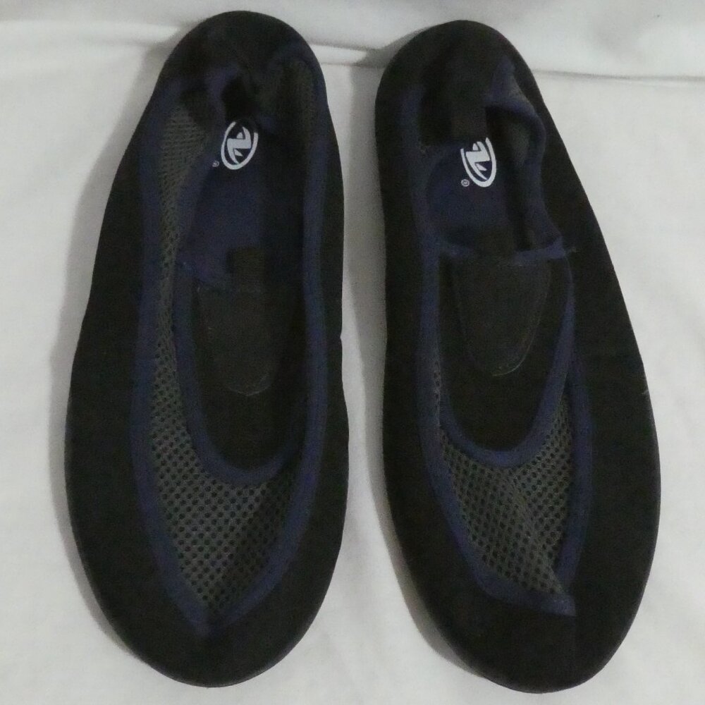 ATHLETIC WORKS | medium 9-10 | Blue, black and grey water / aqua shoes | NWOT